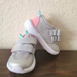 Toddler Sneaker Shoes size 4 (unworn)